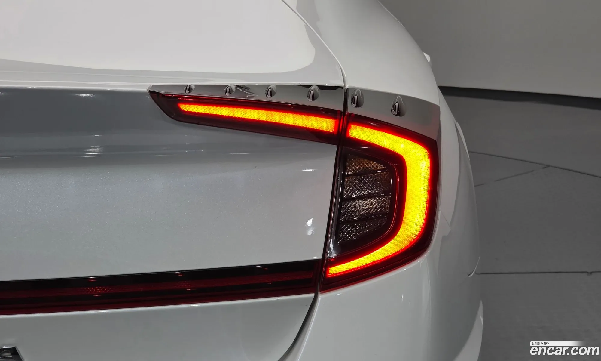 Hyundai Sonata 2019 KMHL341DBLA031990 — 19