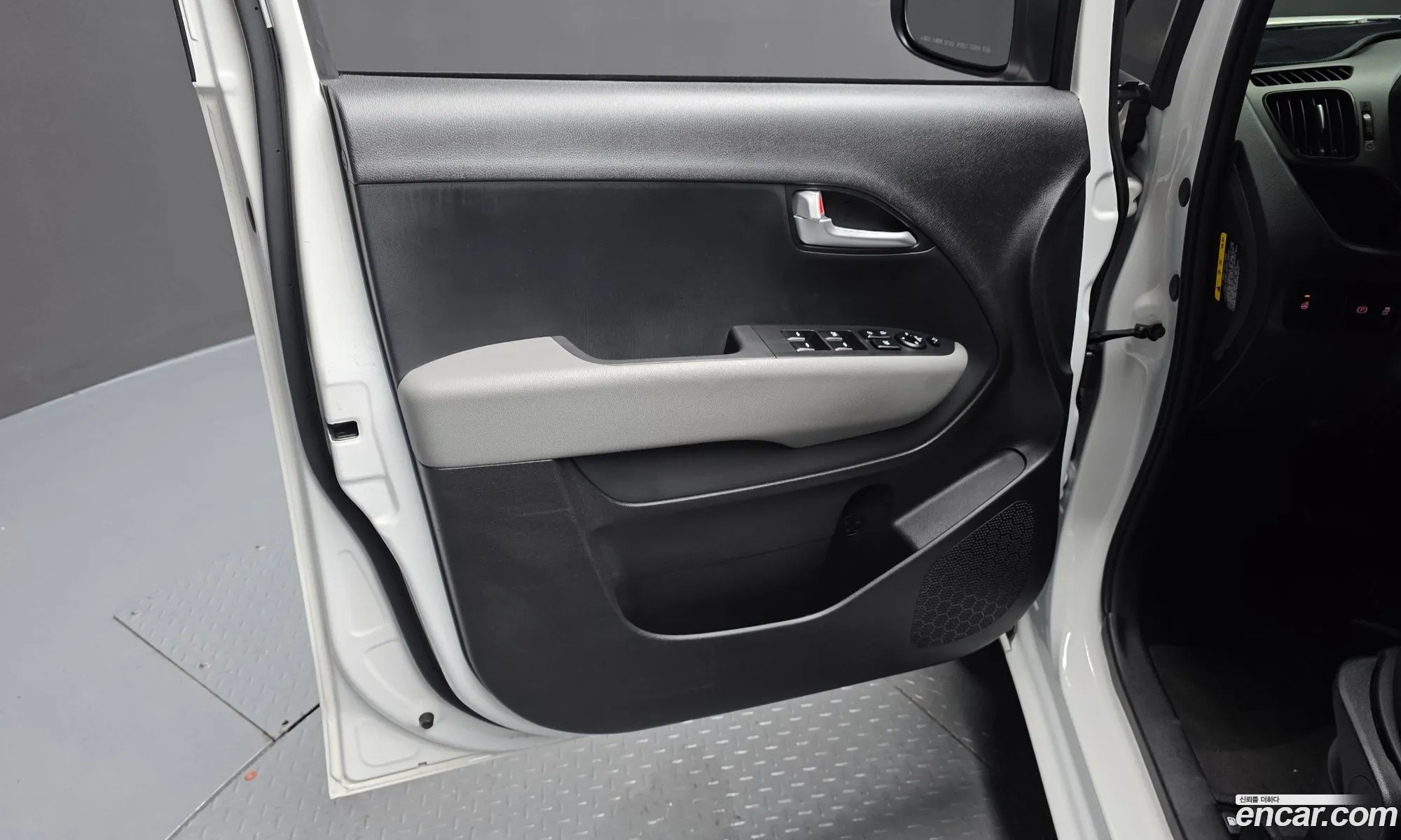 Kia Kia Ray 2025 KNACH811BTT450223 — 23