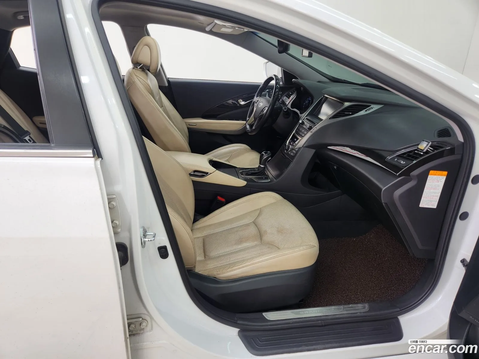 Hyundai Grandeur HG Hybrid