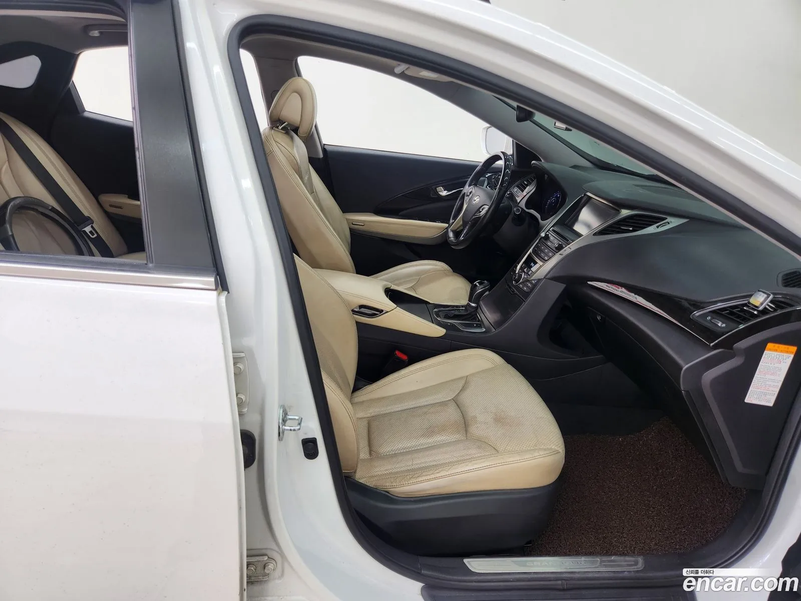 Hyundai Grandeur HG Hybrid 2014 — 17