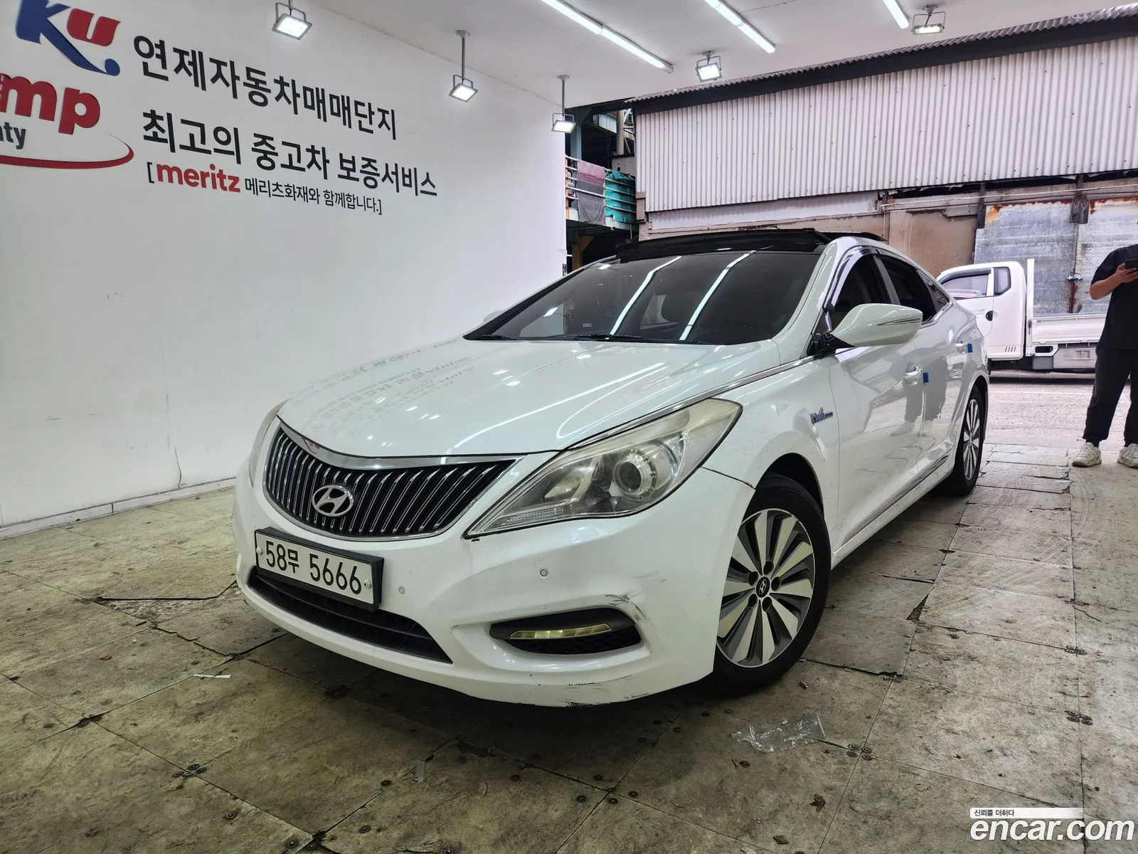 Hyundai Grandeur HG Hybrid 2014 — 18
