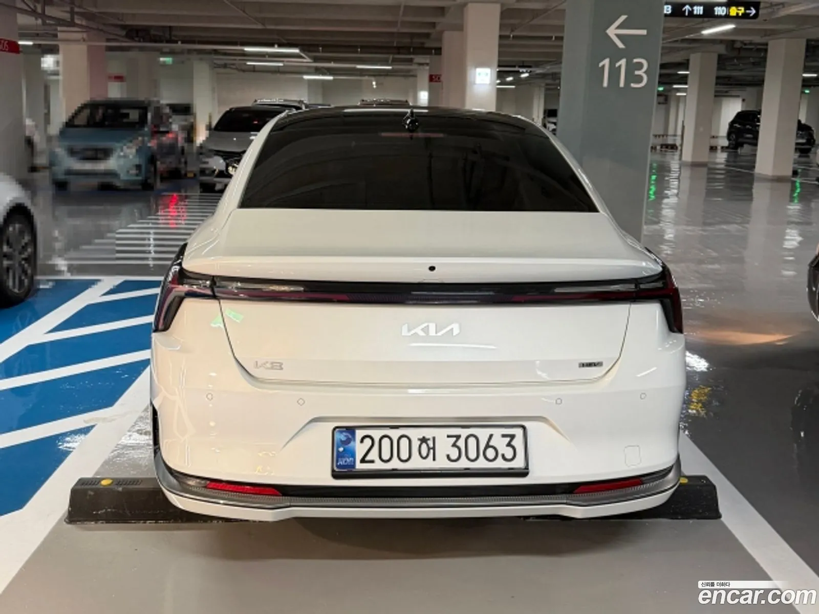 Kia K8 Hybrid 2024 — 8