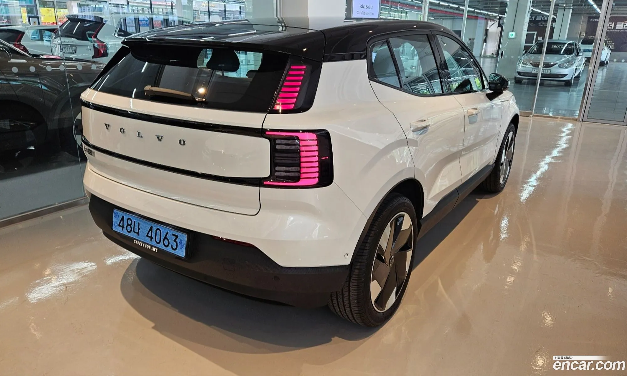 Volvo EX30 2025 — 13