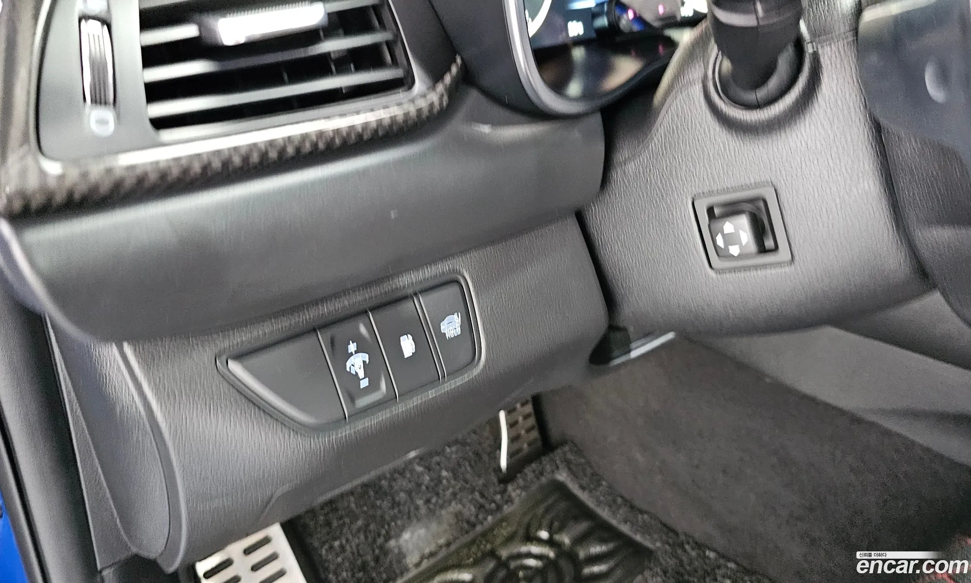Genesis G70 2021 KMTG641EBMU086717 — 9