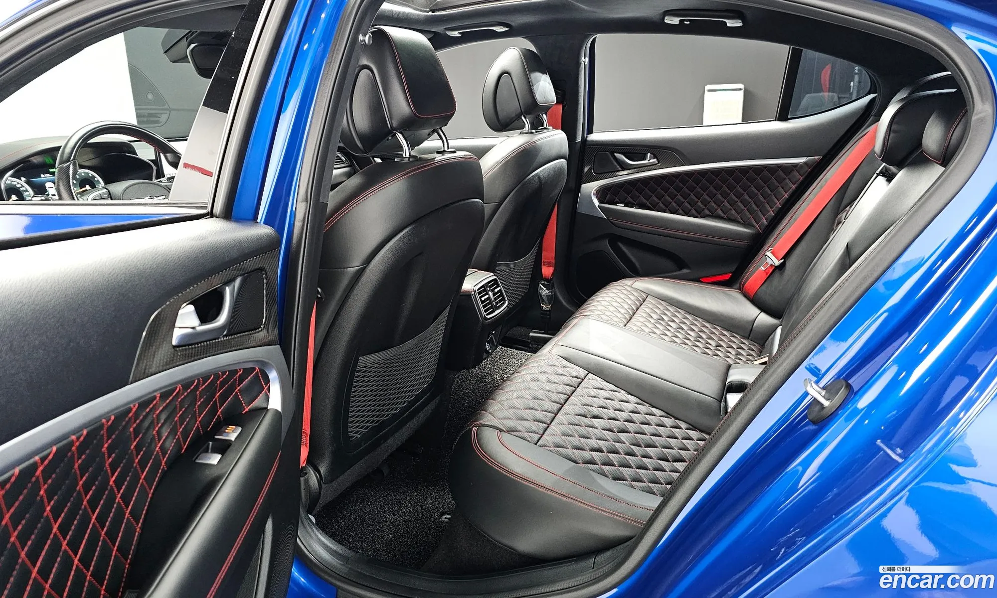 Genesis G70 2021 KMTG641EBMU086717 — 11