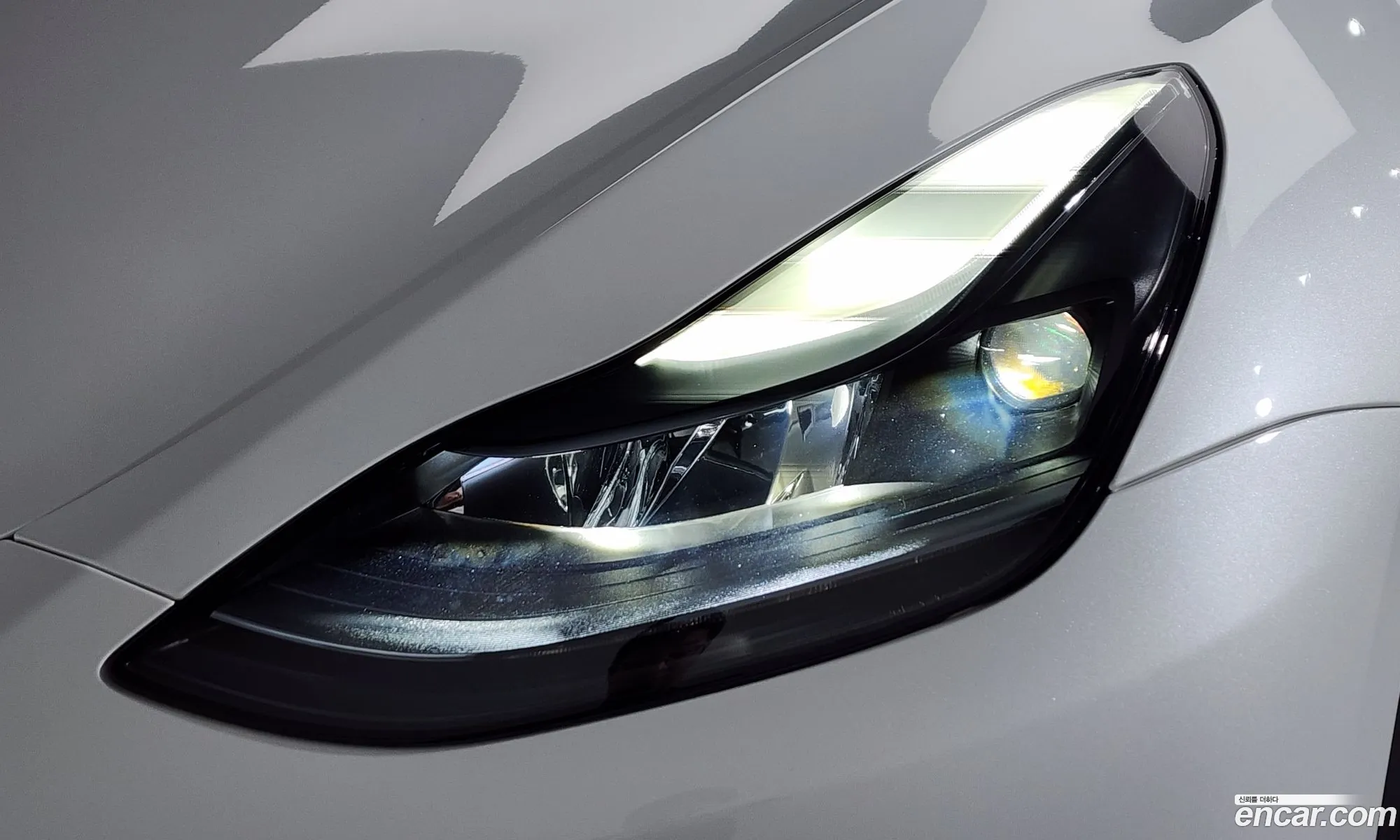 Tesla Model Y 2024 LRWYGCFS1RC424918 — 18