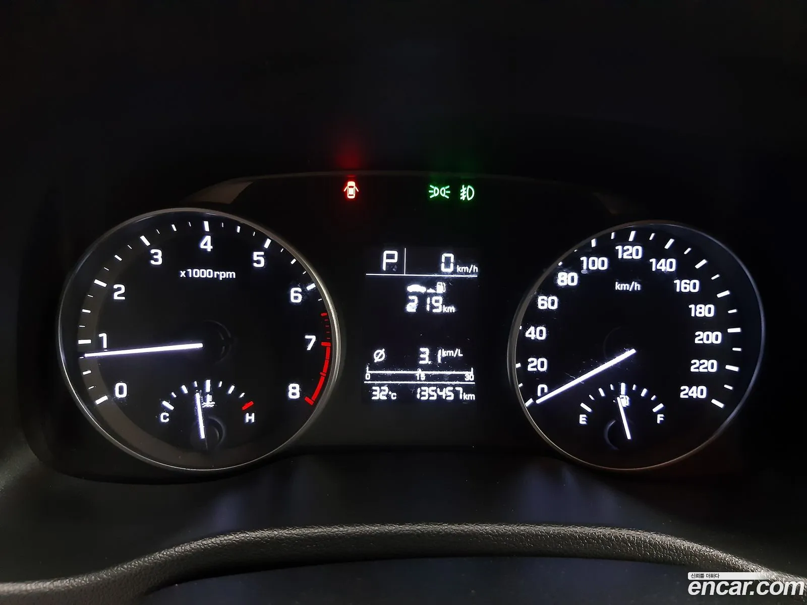 Hyundai Elantra AD 2016 — 14