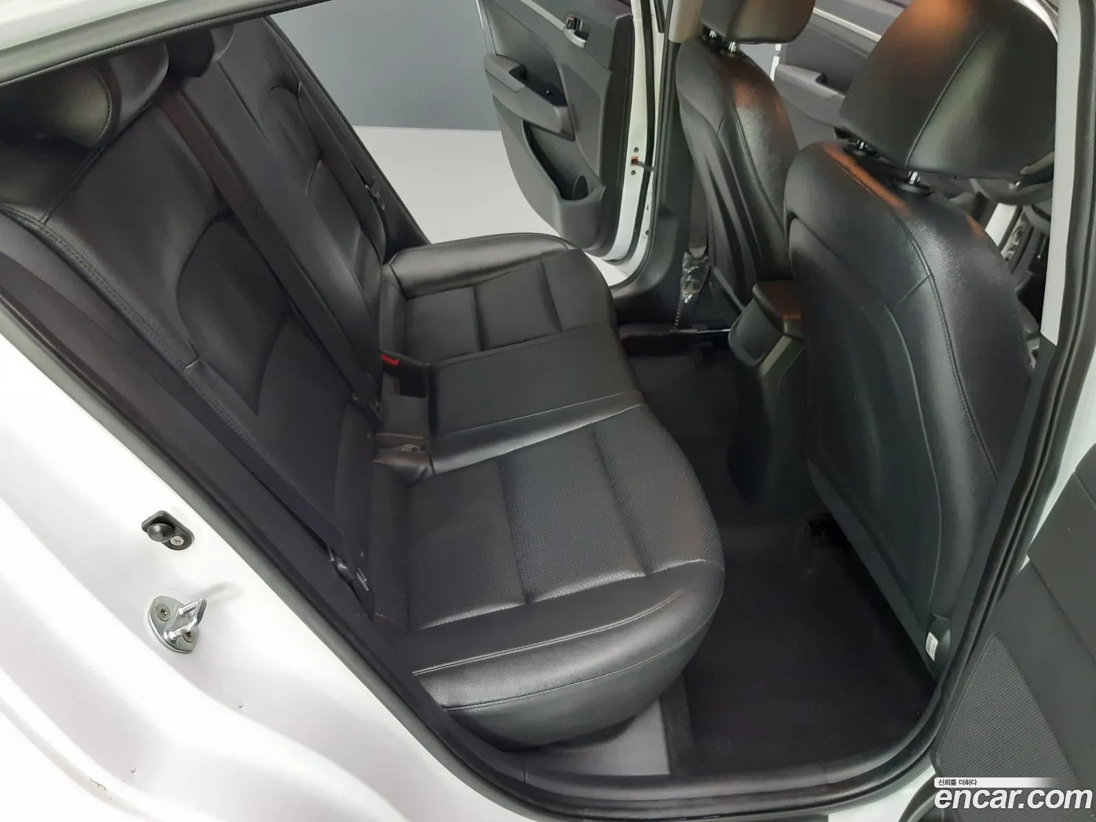 Hyundai Elantra AD 2016 — 8
