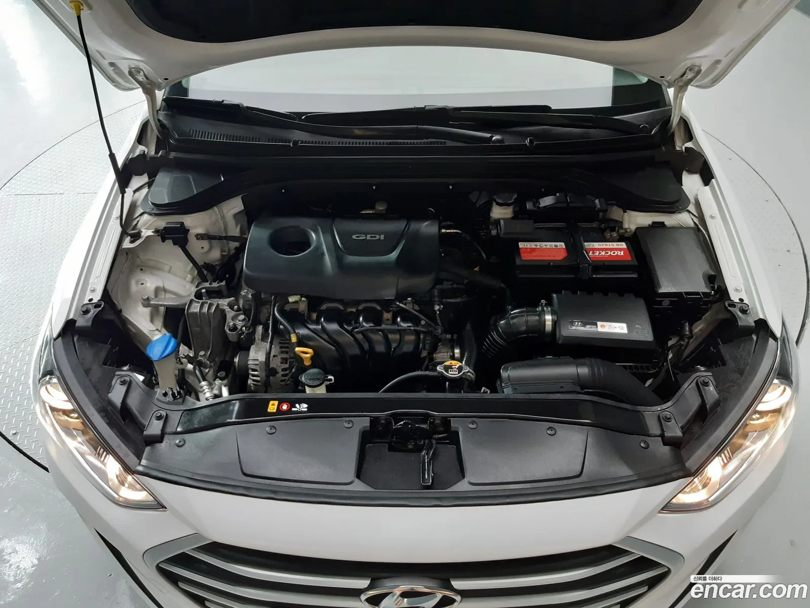 Hyundai Elantra AD 2016 — 10