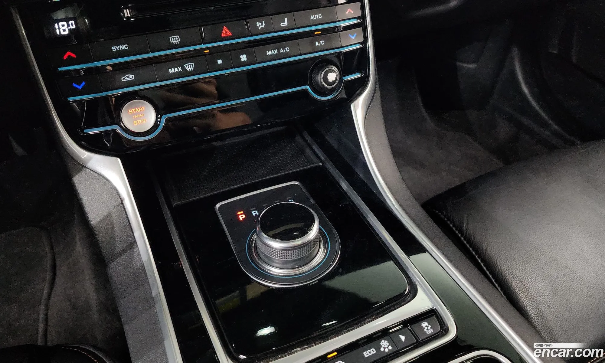 Jaguar XE 2017 SAJAB4BG4HA979030 — 34