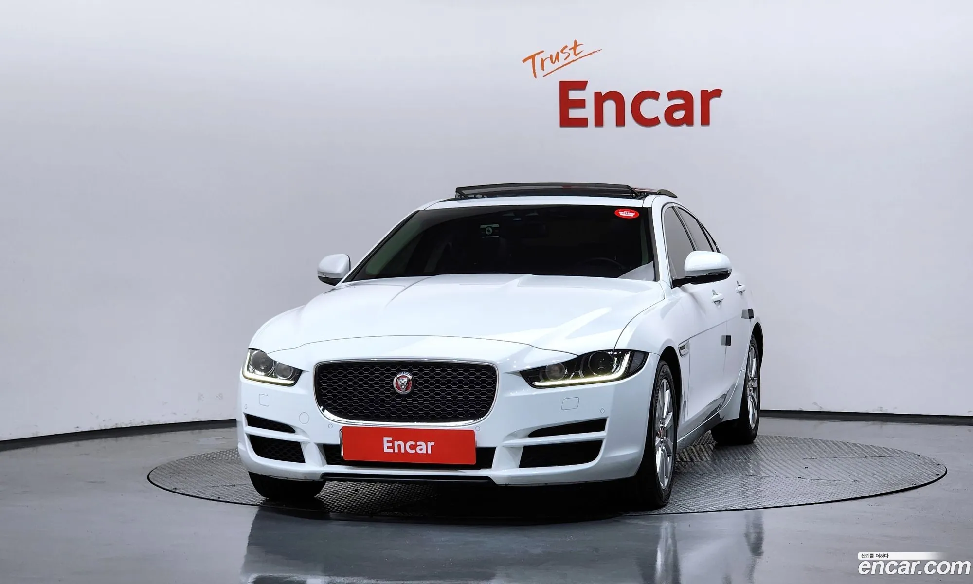 Jaguar XE 2017 SAJAB4BG4HA979030 — 31