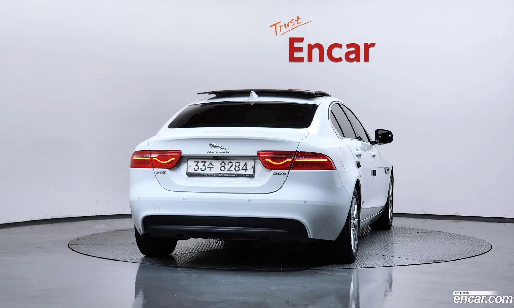 Jaguar XE 2017 SAJAB4BG4HA979030 — 9