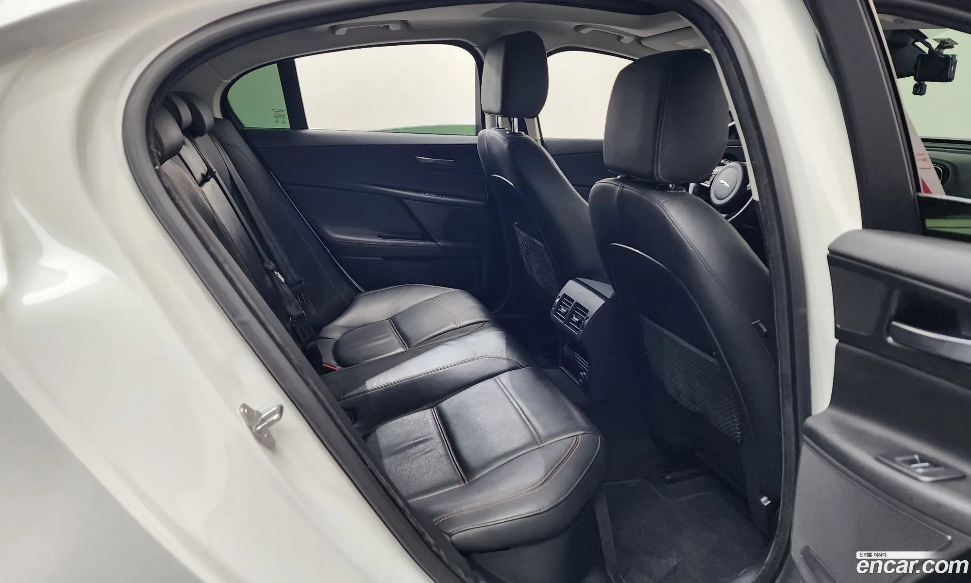 Jaguar XE 2017 SAJAB4BG4HA979030 — 25