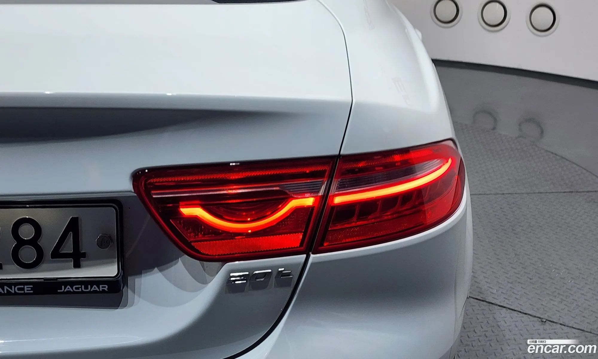 Jaguar XE 2017 SAJAB4BG4HA979030 — 17