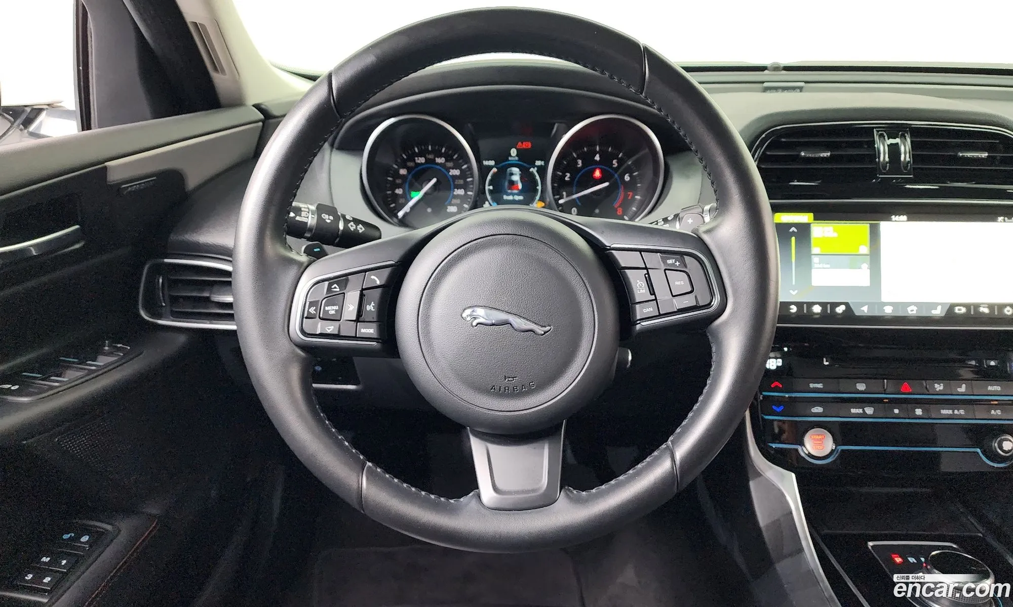 Jaguar XE 2017 SAJAB4BG4HA979030 — 10