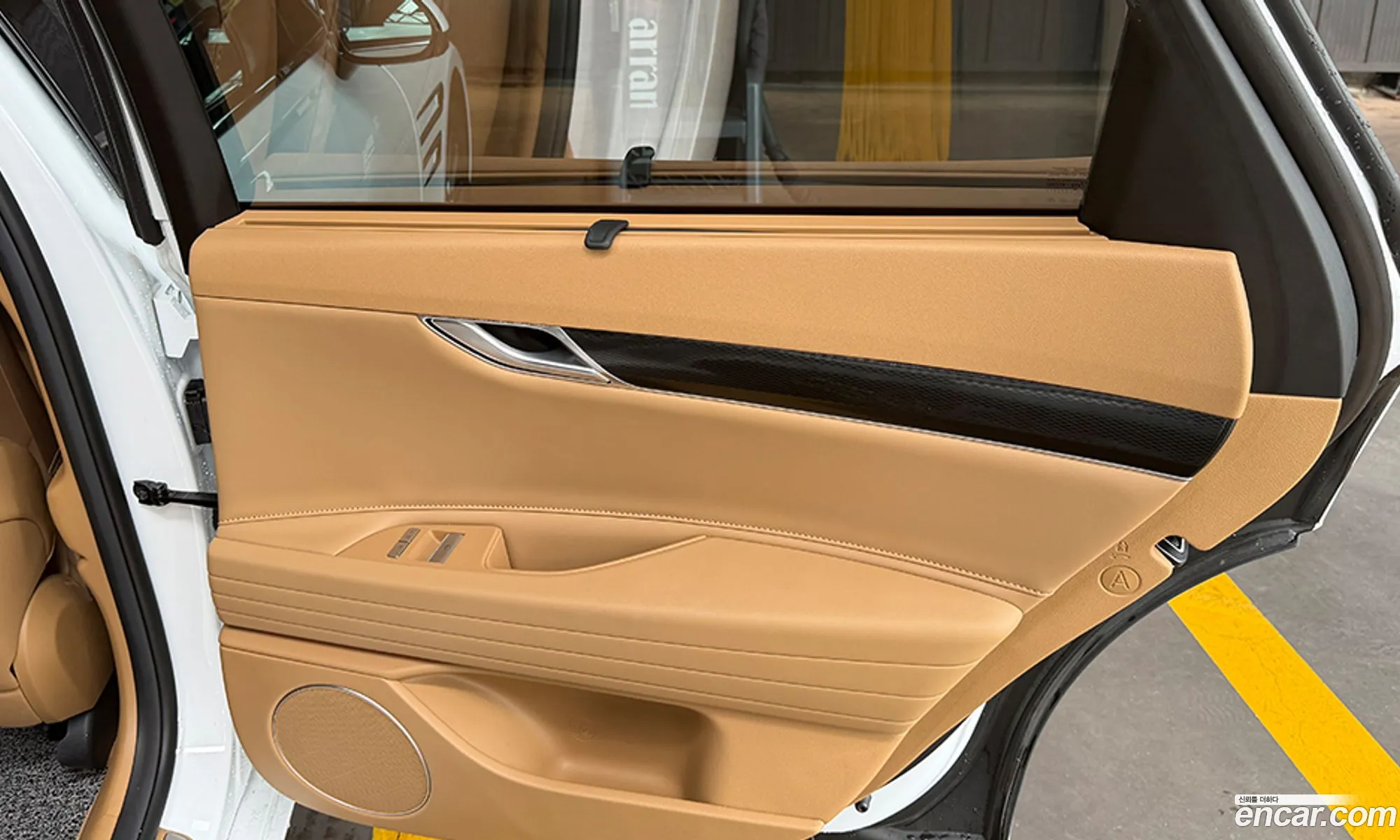 Genesis G80 2025 — 2