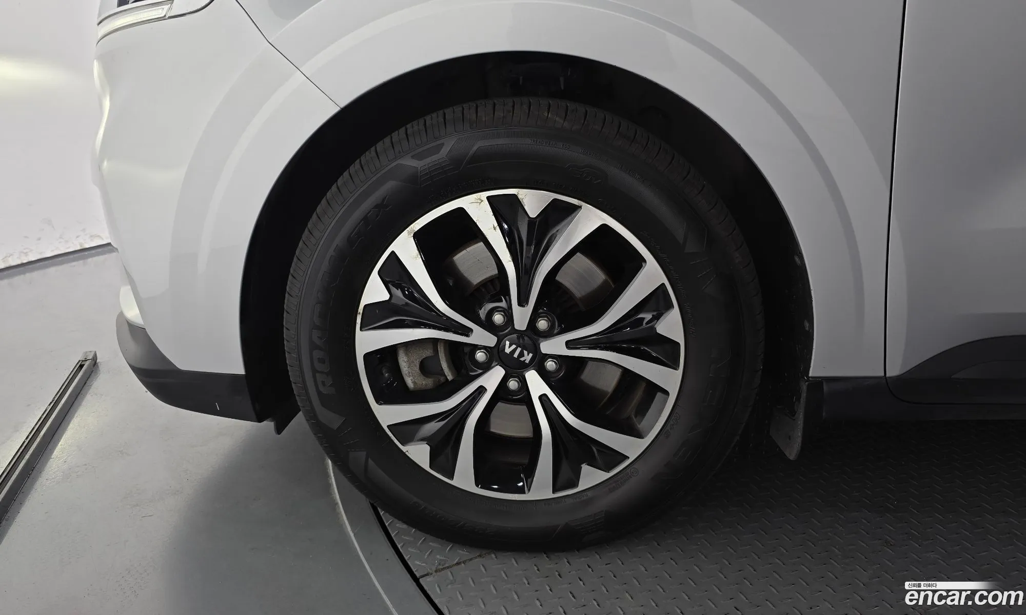 Kia Carnival 2021 KNHNB37BBMS103589 — 17