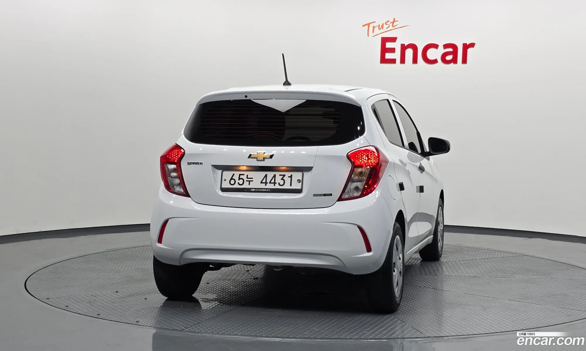 Chevrolet (GM Daewoo) Spark 2018 KLYDC487DKC216227 — 8