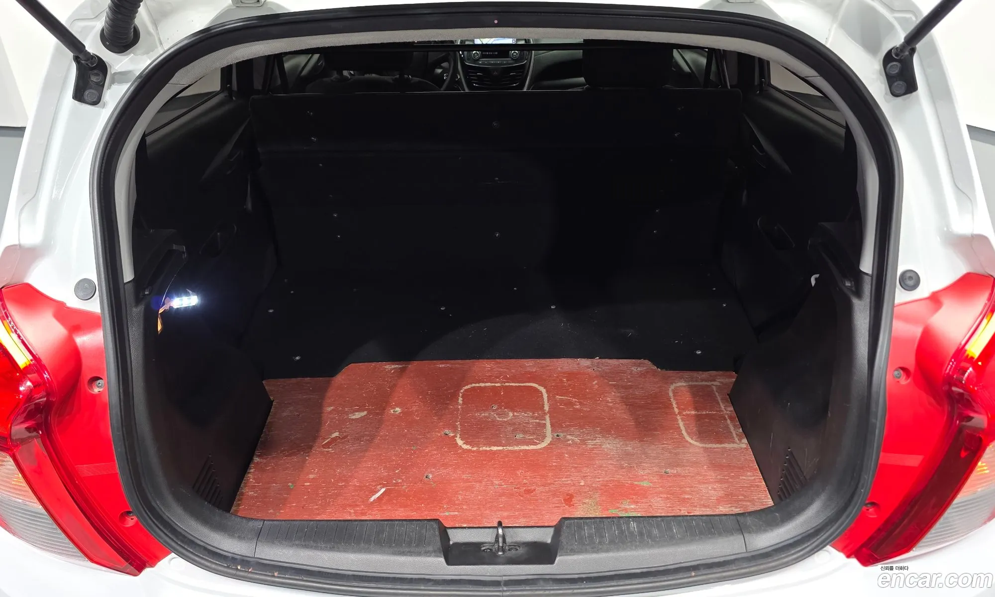 Chevrolet (GM Daewoo) Spark 2018 KLYDC487DKC216227 — 26