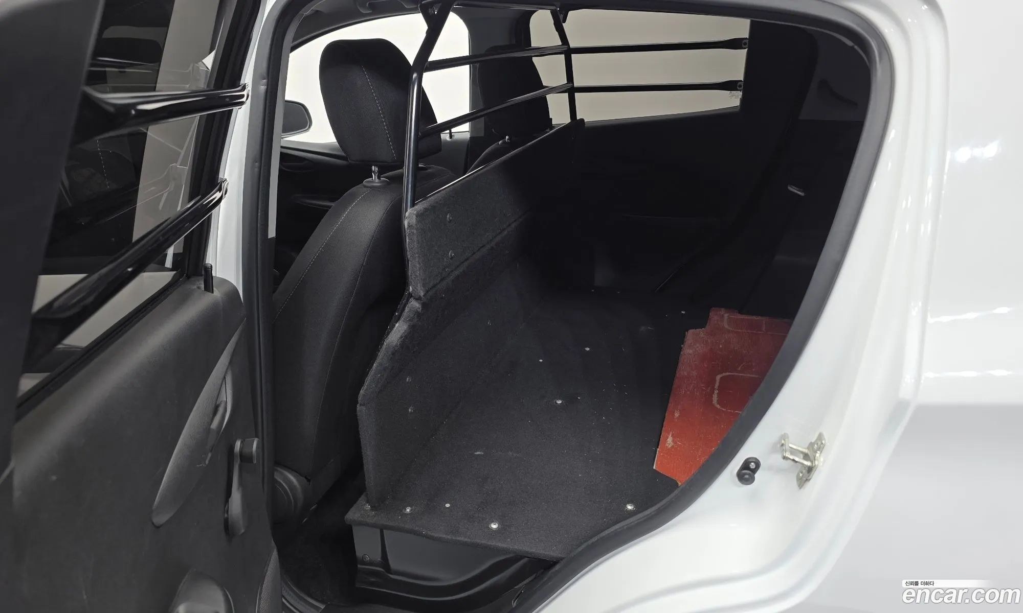 Chevrolet (GM Daewoo) Spark 2018 KLYDC487DKC216227 — 18