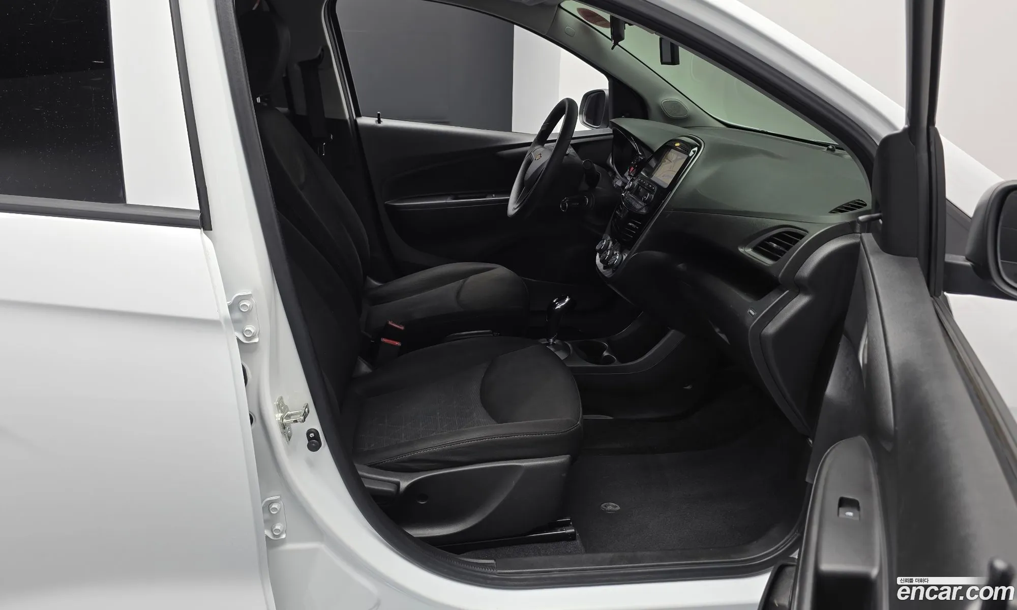 Chevrolet (GM Daewoo) Spark 2018 KLYDC487DKC216227 — 16