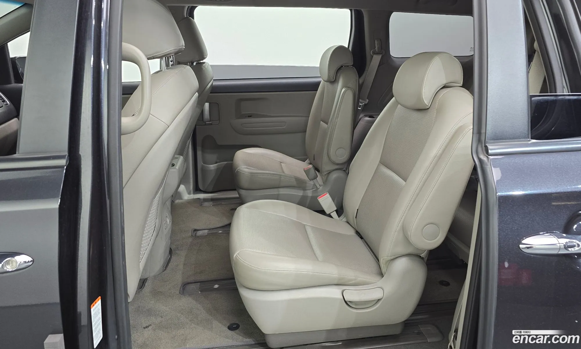 Kia Carnival 2018 KNAMB81ABKS515330 — 18