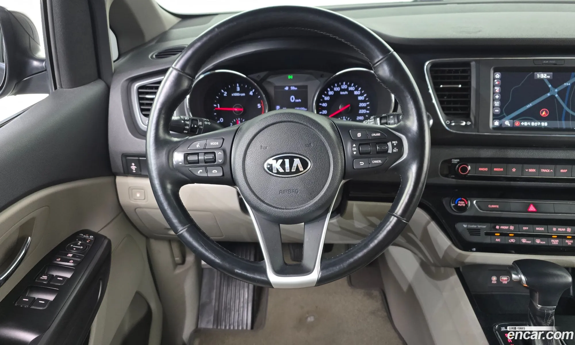 Kia Carnival 2018 KNAMB81ABKS515330 — 4