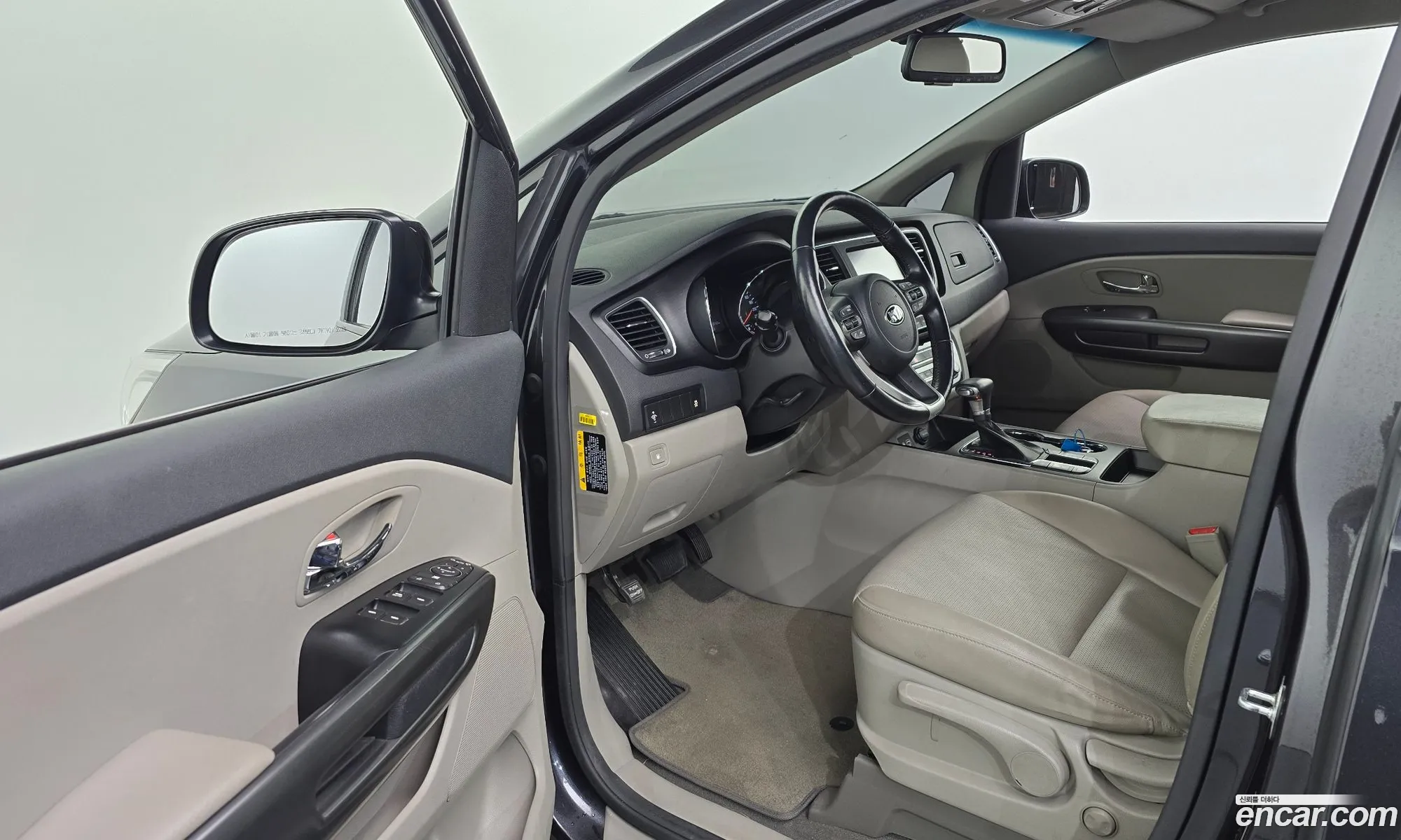 Kia Carnival 2018 KNAMB81ABKS515330 — 9