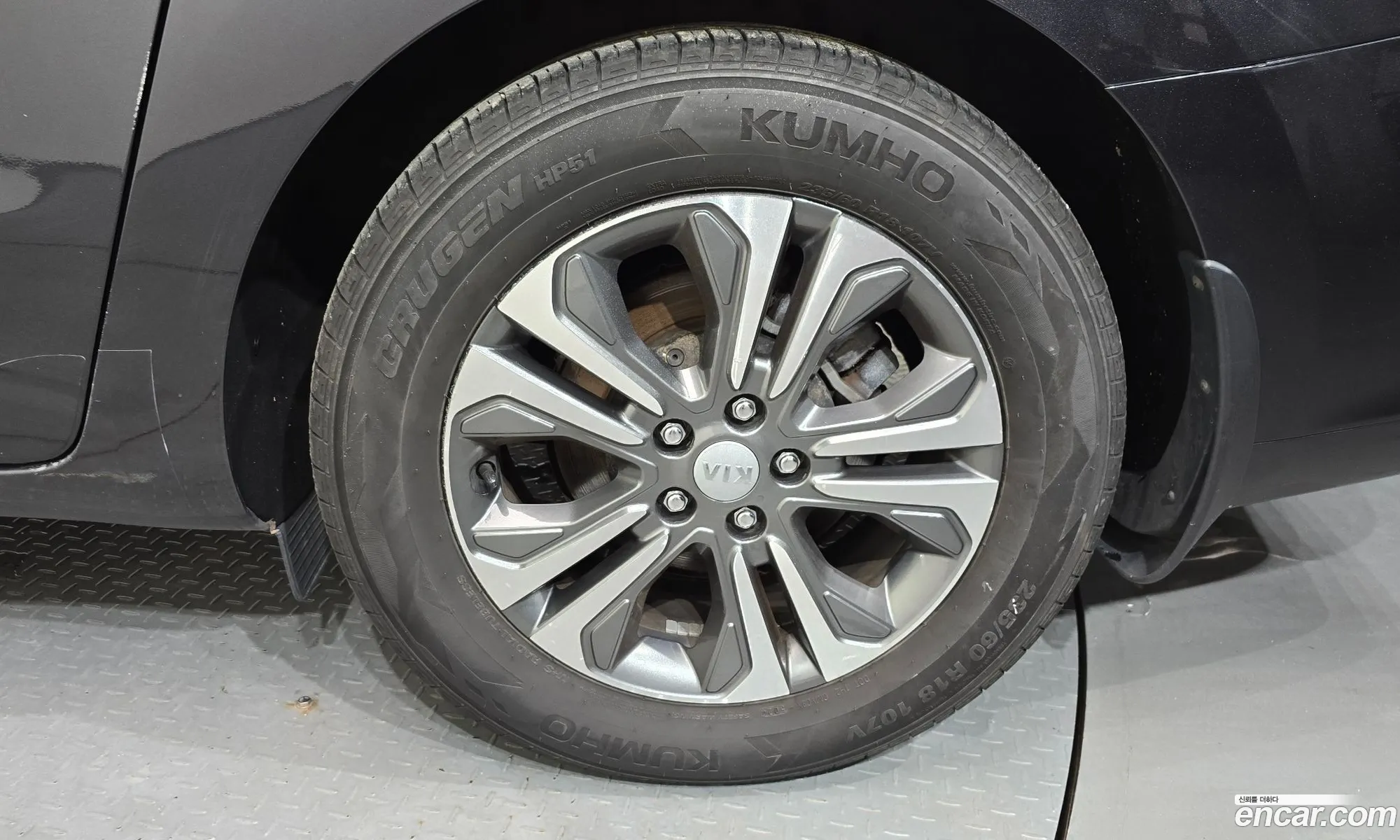 Kia Carnival 2018 KNAMB81ABKS515330 — 10