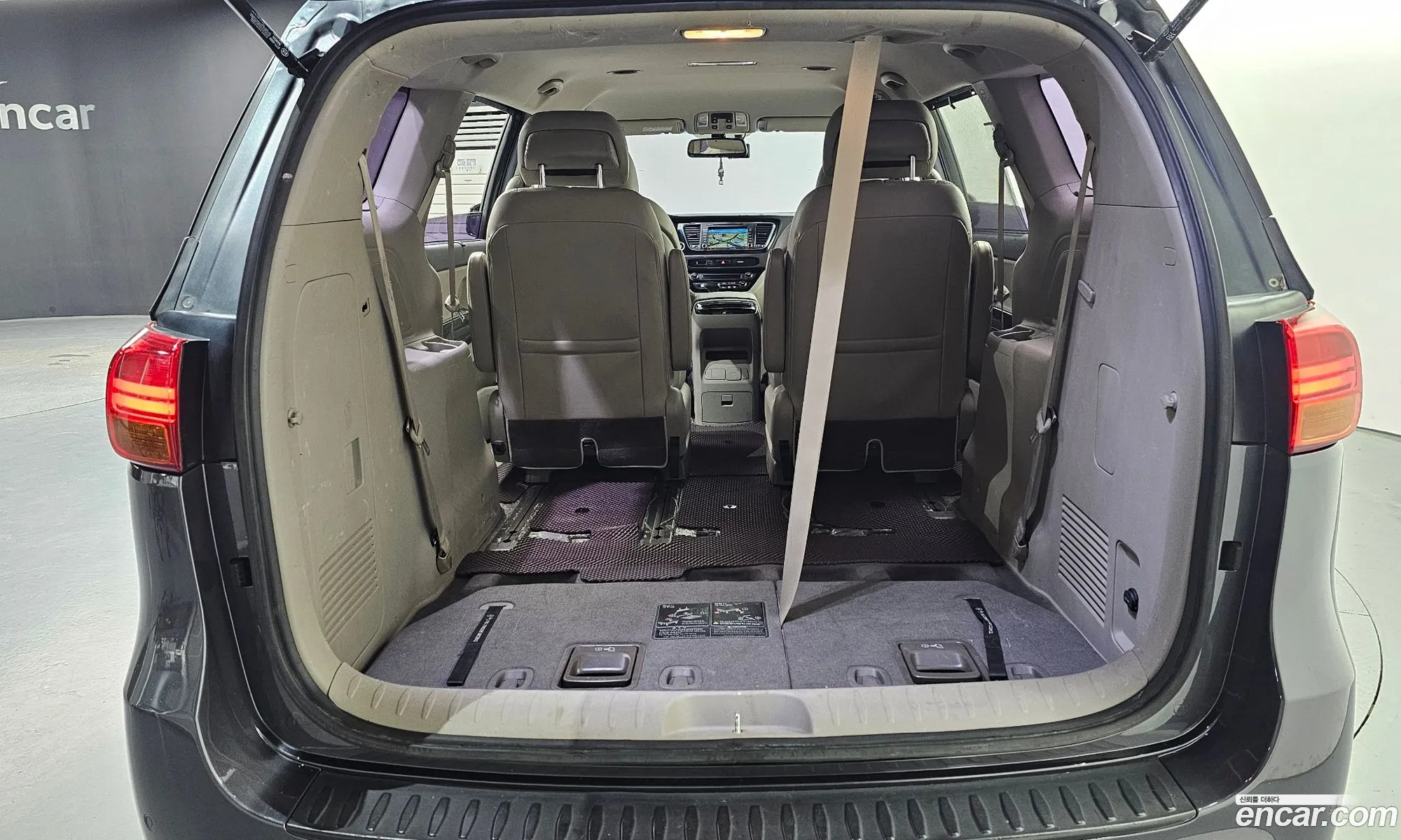 Kia Carnival 2016 KNAMB81ABHS286390 — 21