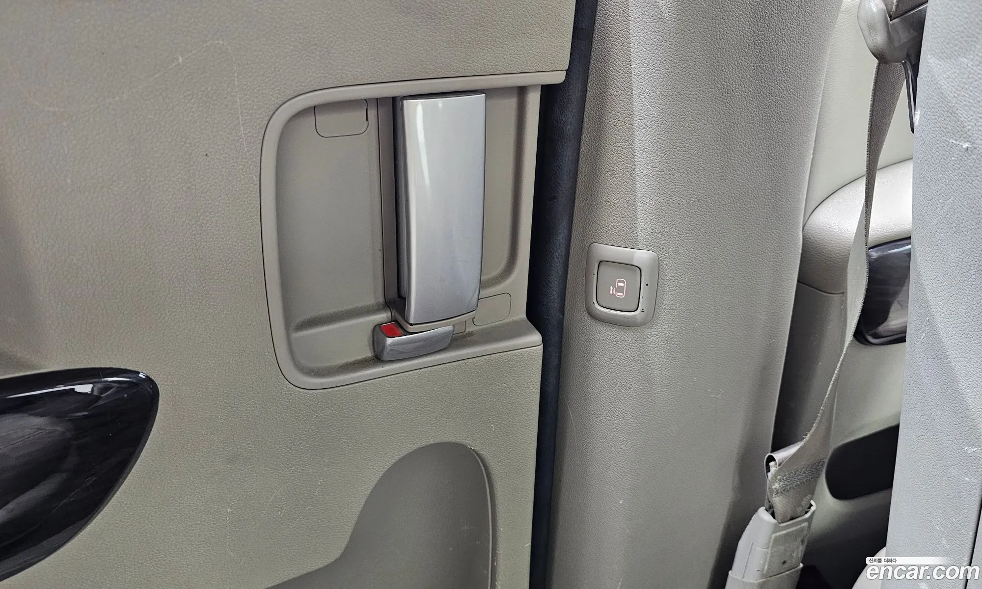 Kia Carnival 2016 KNAMB81ABHS286390 — 8