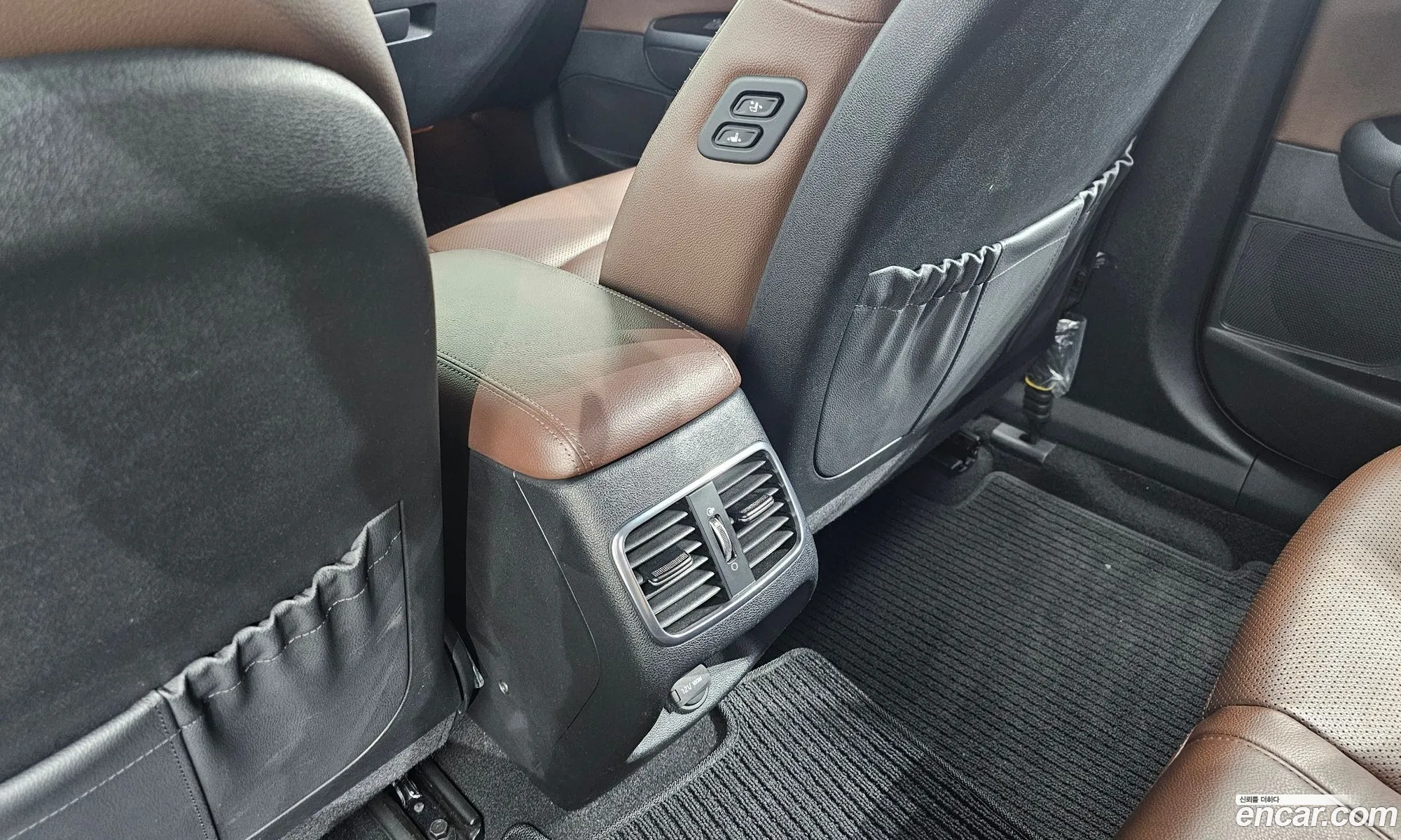 Kia K5 2016 KNAGW411BHA136830 — 30