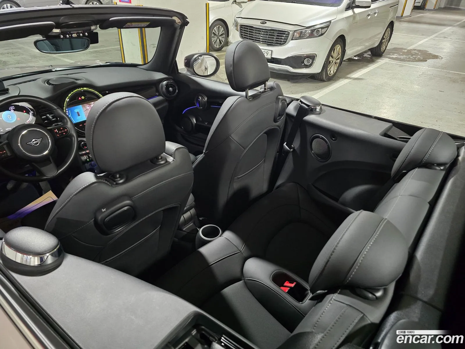 Mini Cooper Convertible 2024 — 3