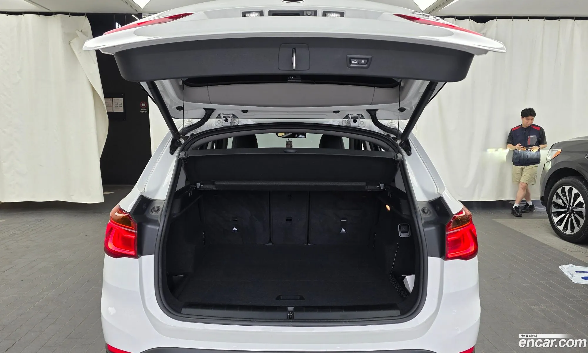 BMW X1 2016 WBAHU3102GP917169 — 10