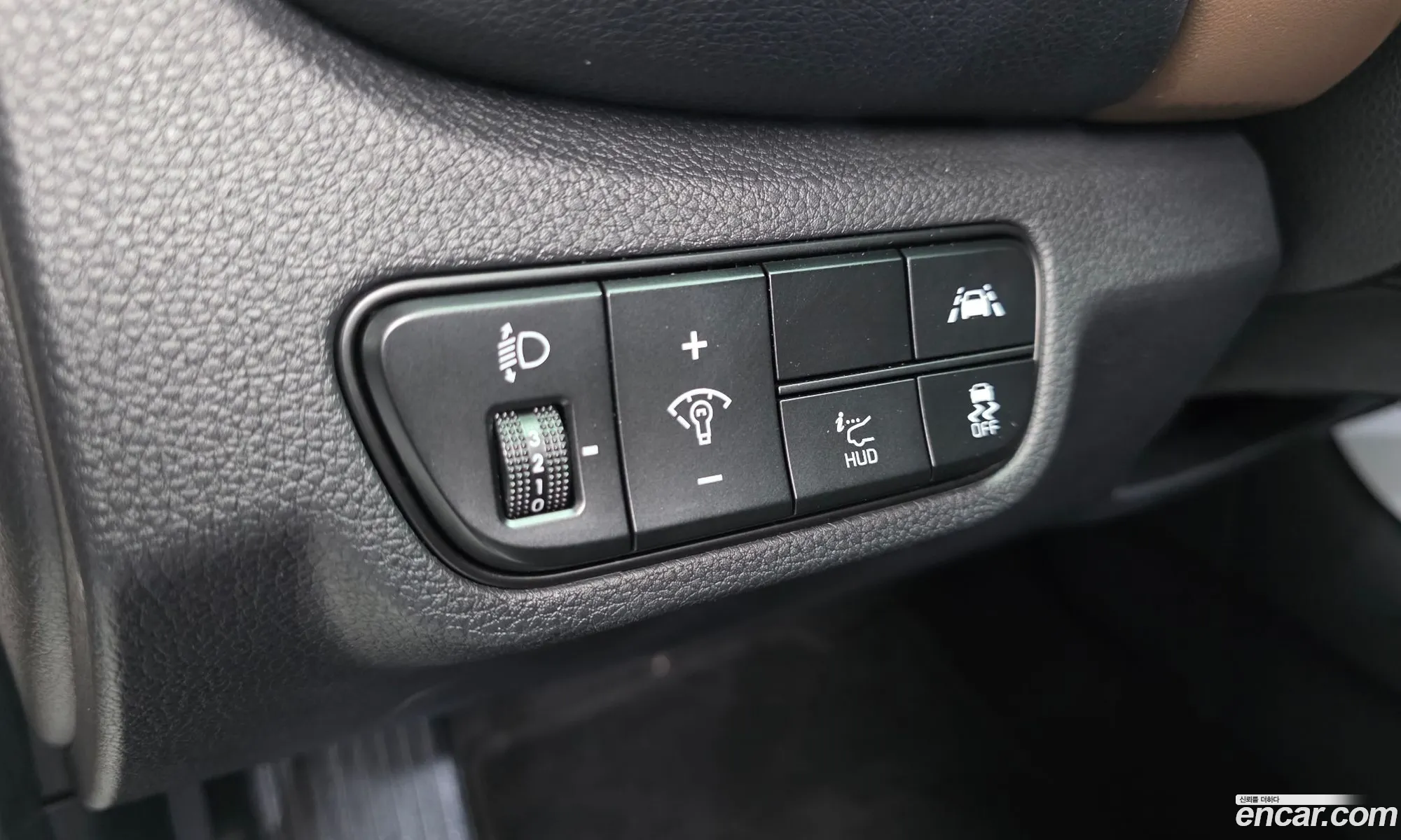 Kia Seltos 2019 KNAET812GLK038569 — 8