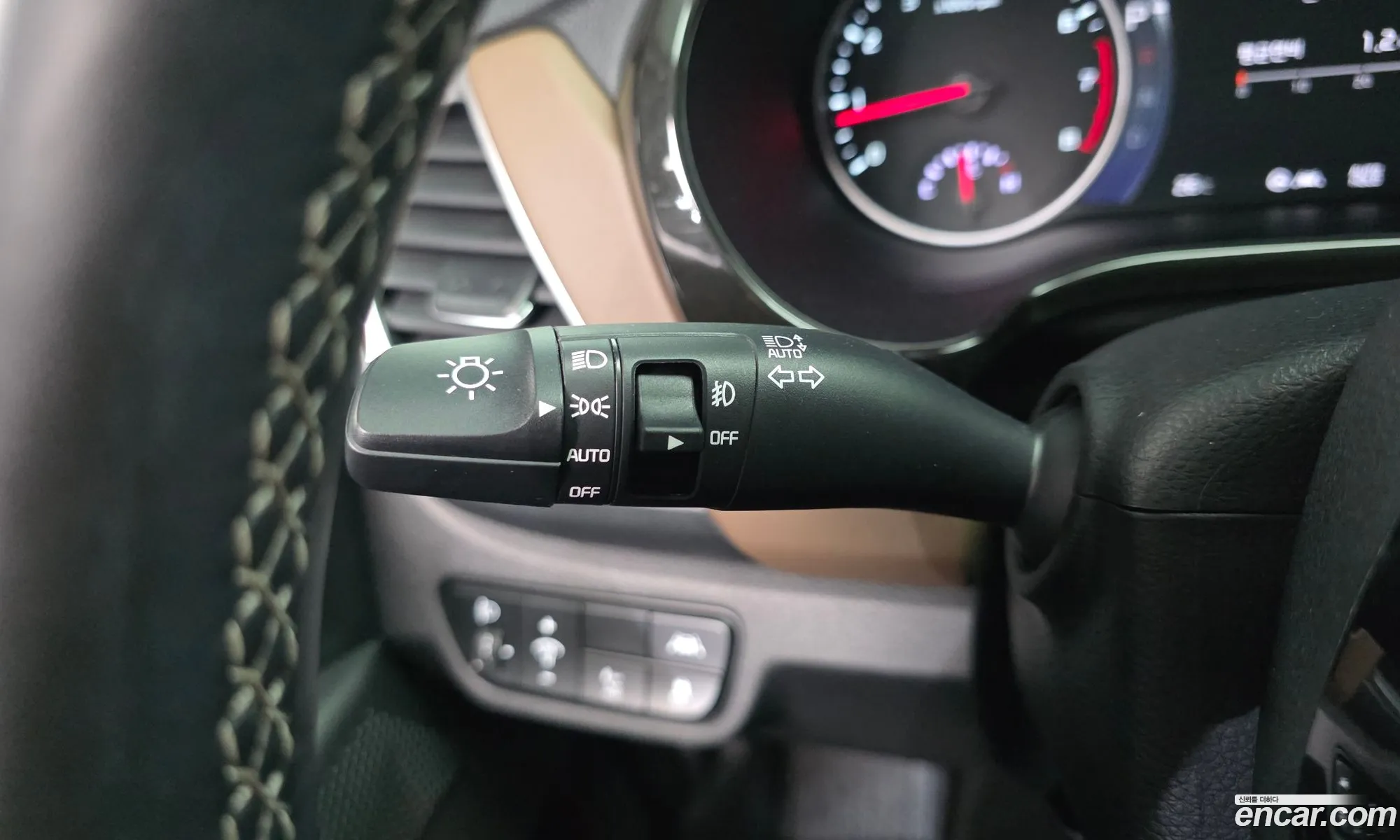 Kia Seltos 2019 KNAET812GLK038569 — 17