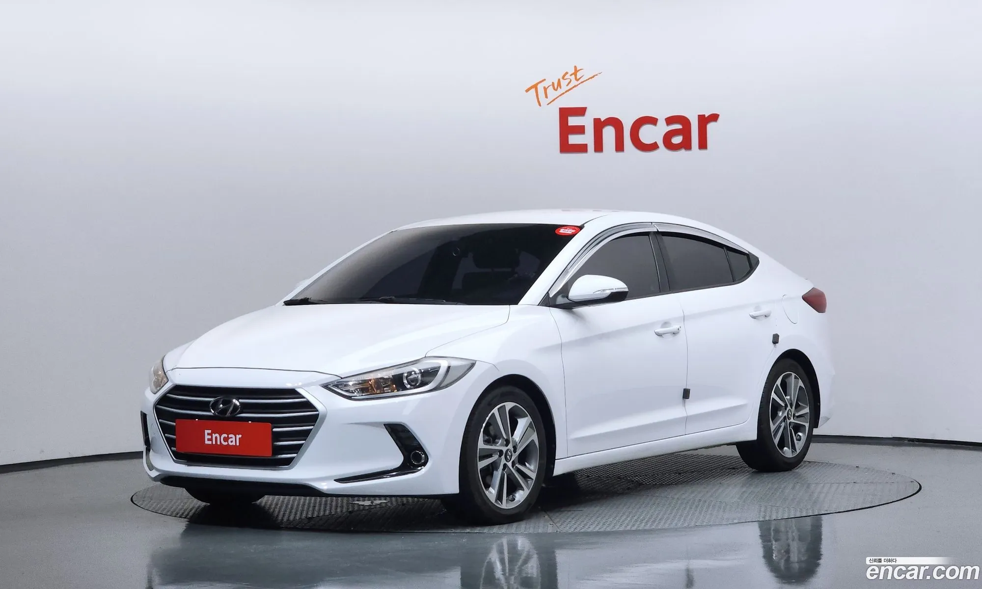 Hyundai Elantra AD 2018 — 12