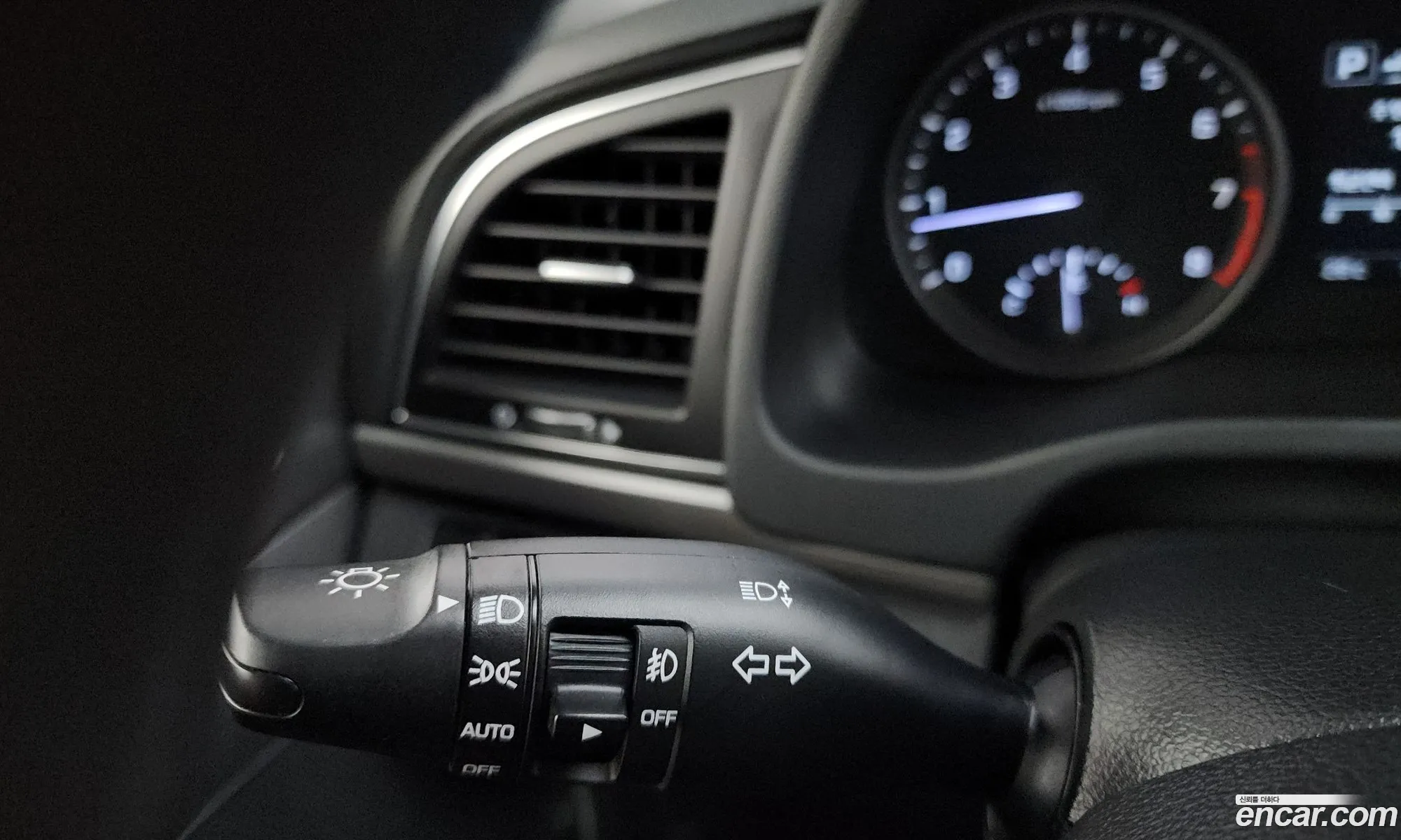 Hyundai Elantra AD 2018 — 24