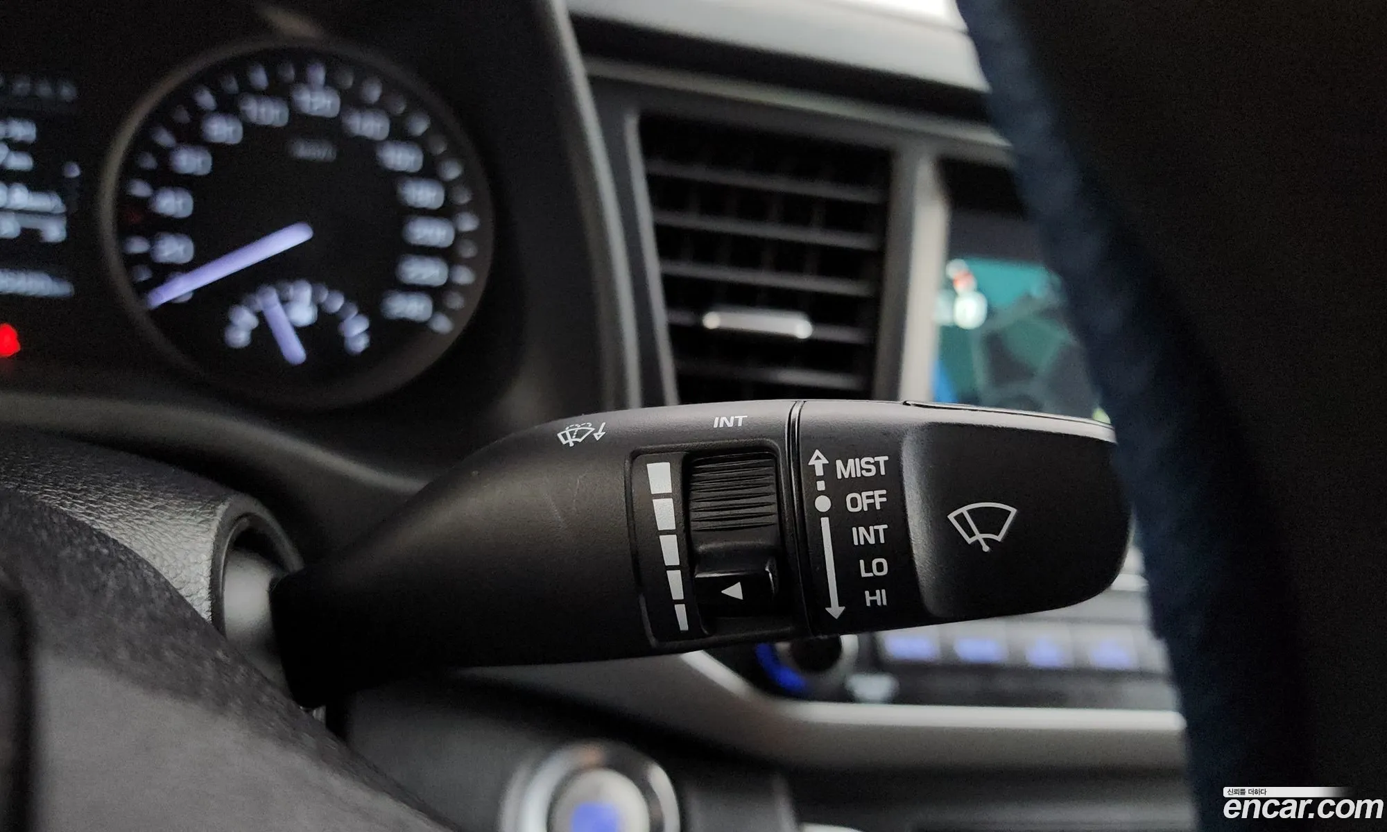 Hyundai Elantra AD 2018 — 11