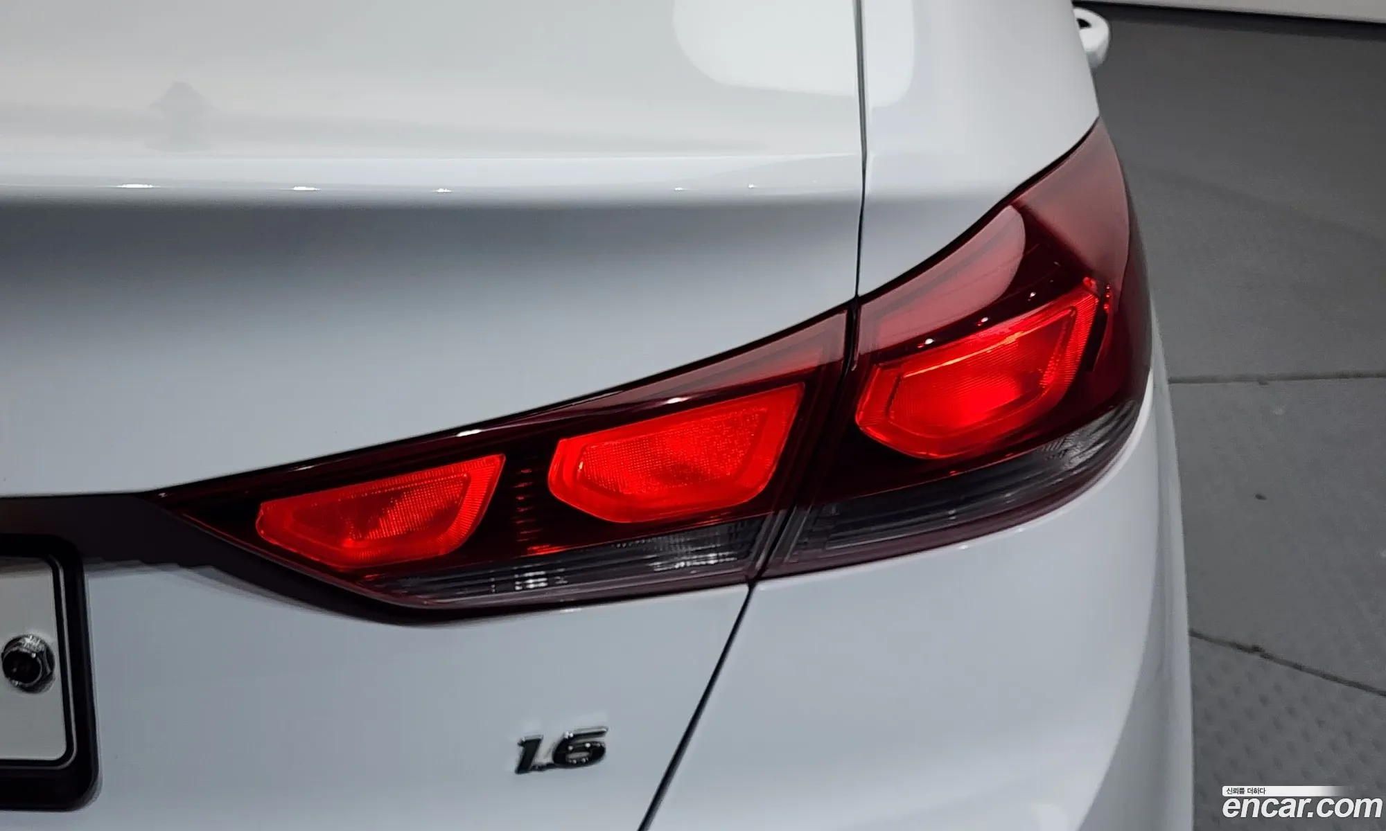 Hyundai Elantra AD 2018 — 10
