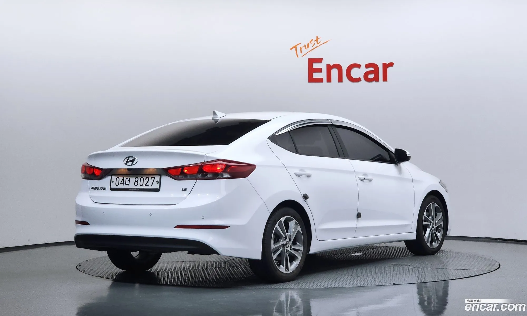 Hyundai Elantra AD 2018 — 15