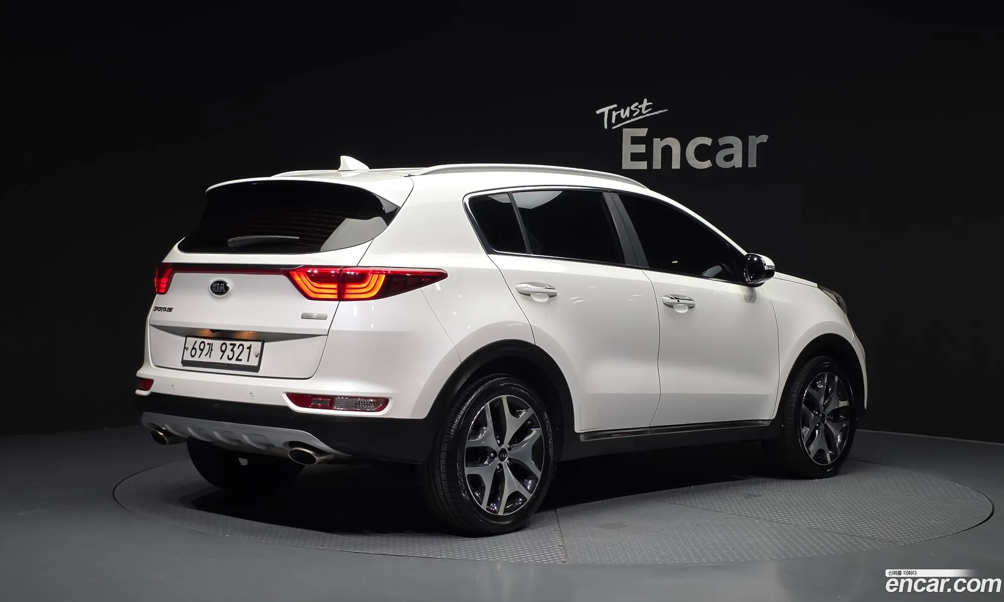 Kia Sportage 2017 KNAPM813BHK235576 — 8