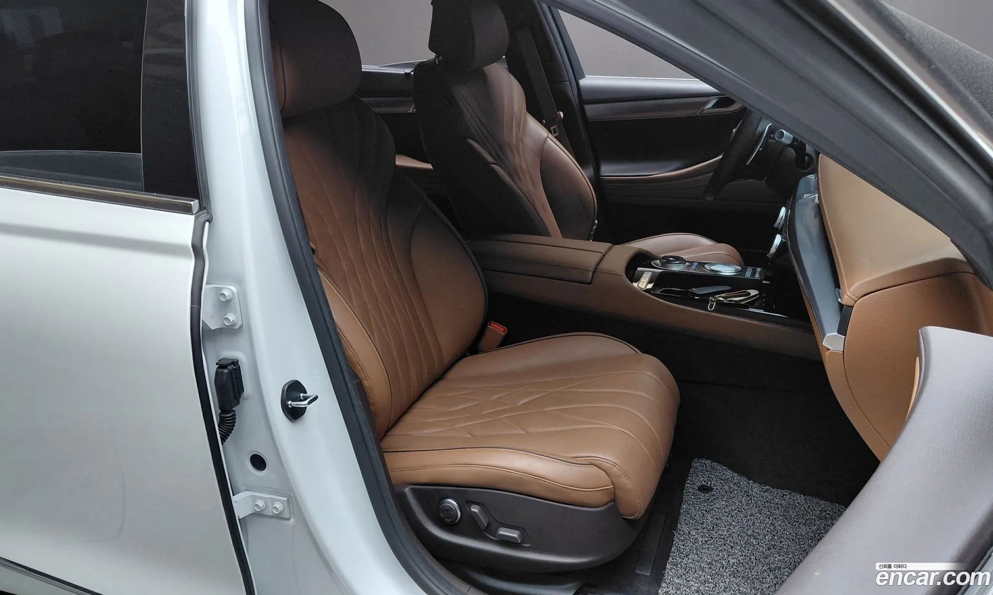 Genesis G80 2022 — 12