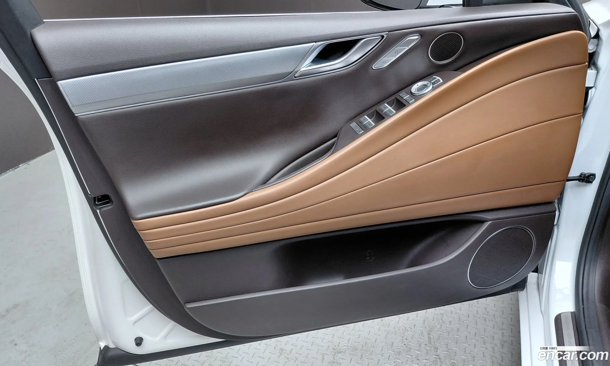 Genesis G80 2022 — 10