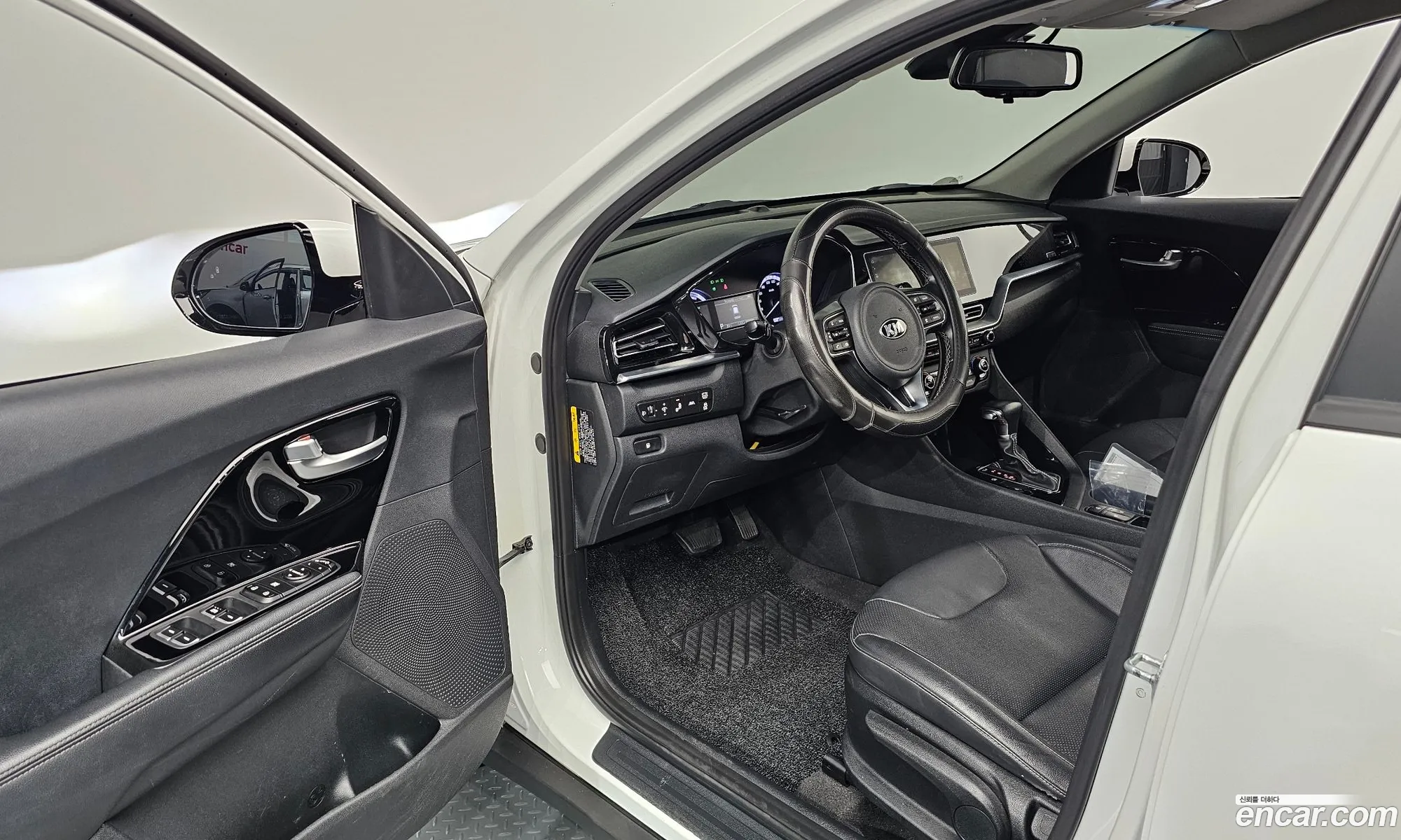 Kia Niro 2020 KNACB81CGLA379600 — 13