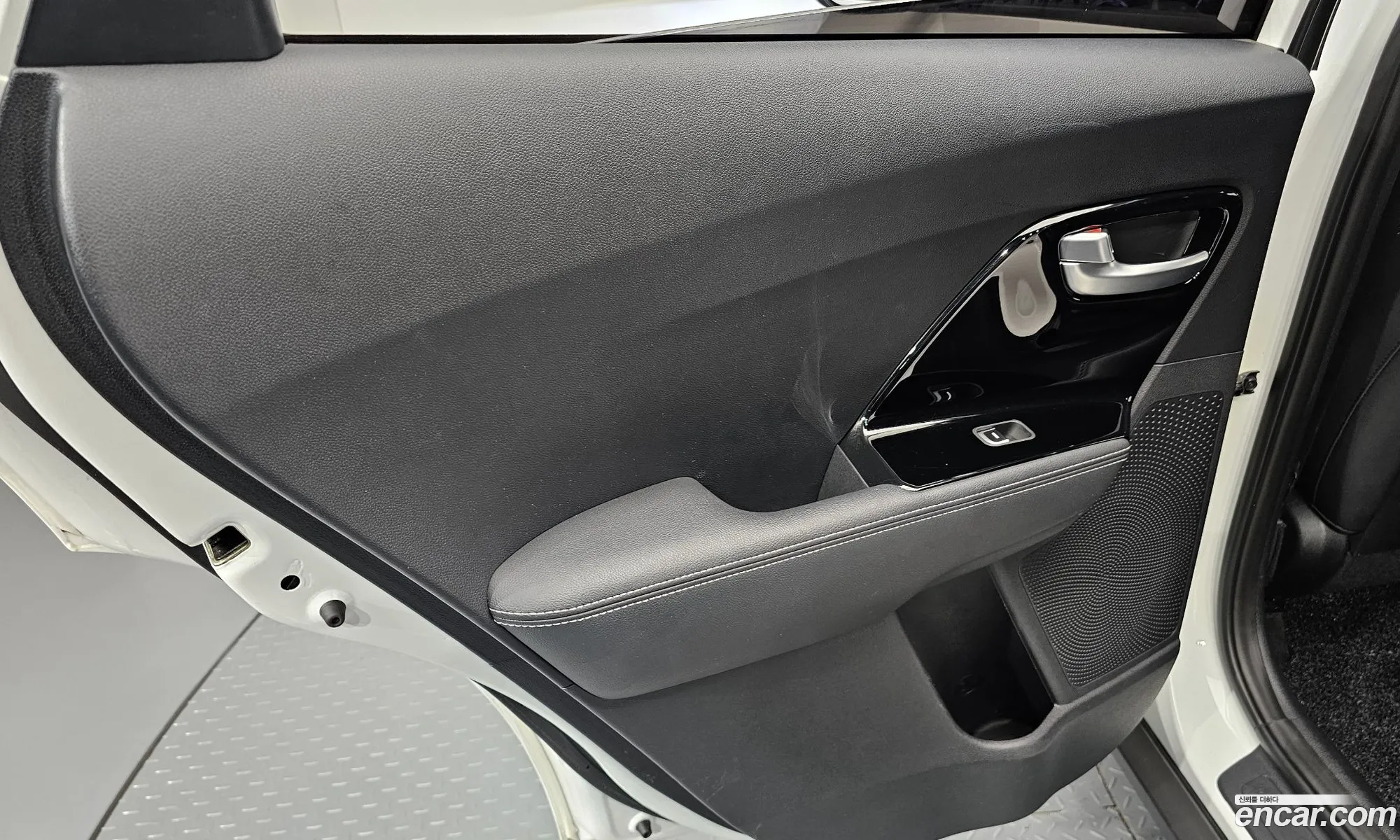 Kia Niro 2020 KNACB81CGLA379600 — 6