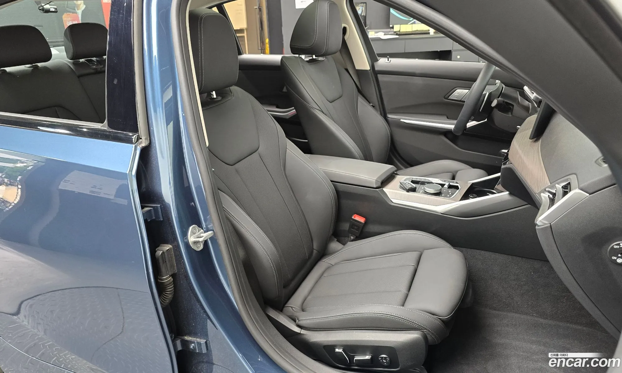 BMW 3 Series 2025 WBA11FF05SFU58027 — 11