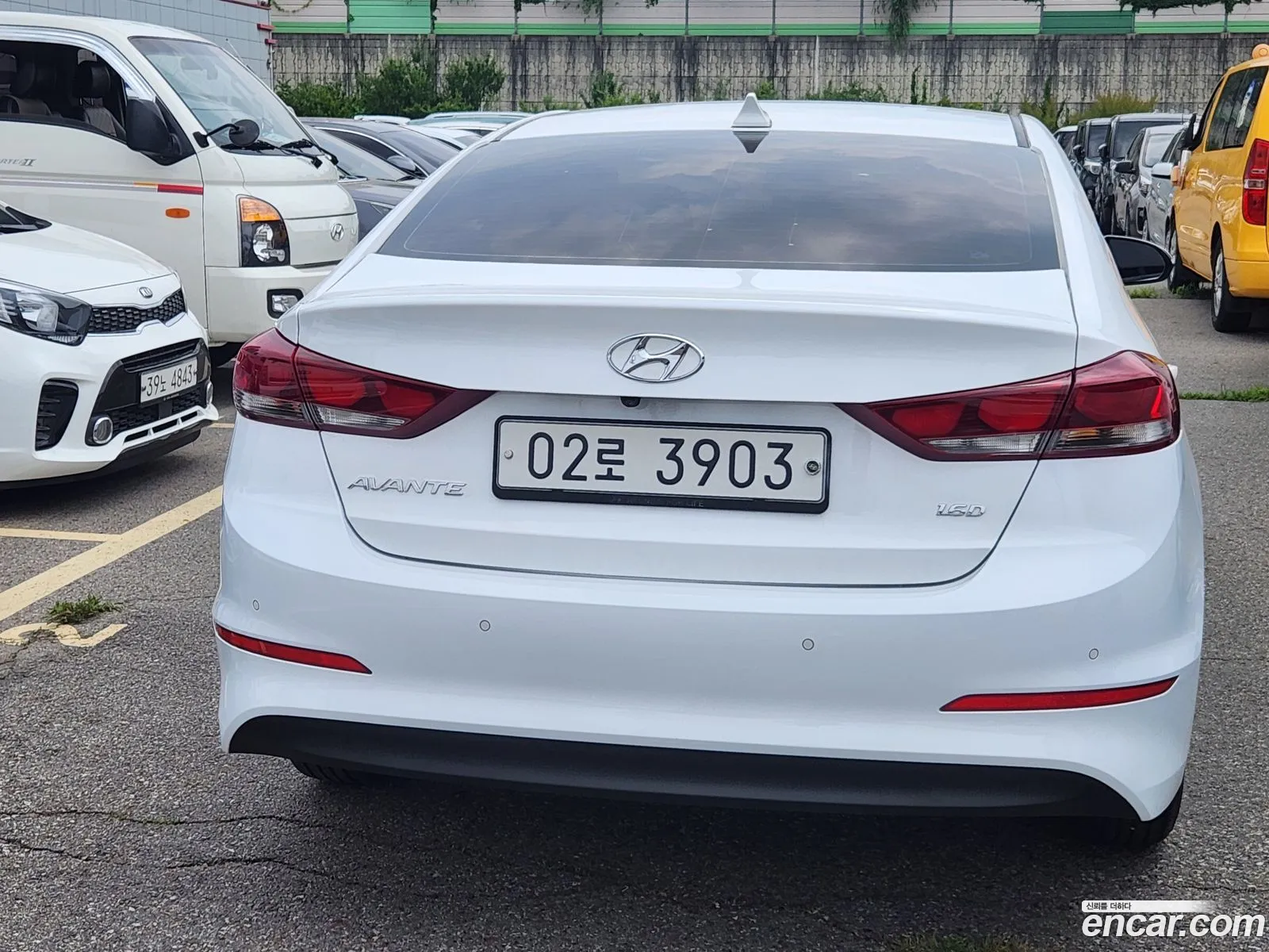 Hyundai Elantra AD 2017 — 16