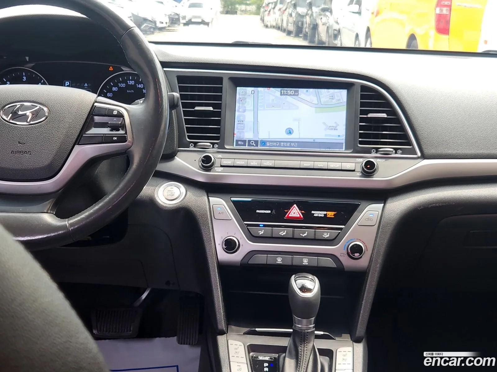 Hyundai Elantra AD 2017 — 10