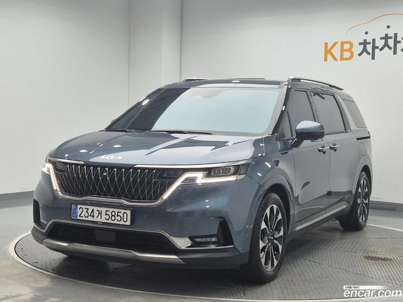 Kia Carnival 2023 — 16